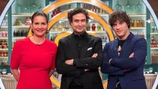 Sale a la luz los elevados sueldos de Cristina Cifuentes y Pocholo en el nuevo Masterchef Celebrity: "205.800 euros"