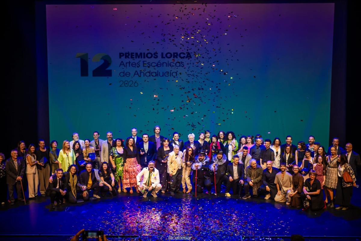 Foto de familia de los premiados.