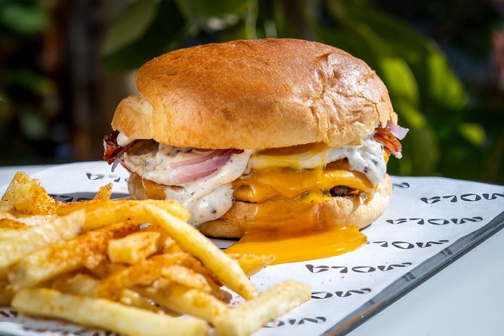 Hamburguesa rica, uno de los placeres de Port Hotels