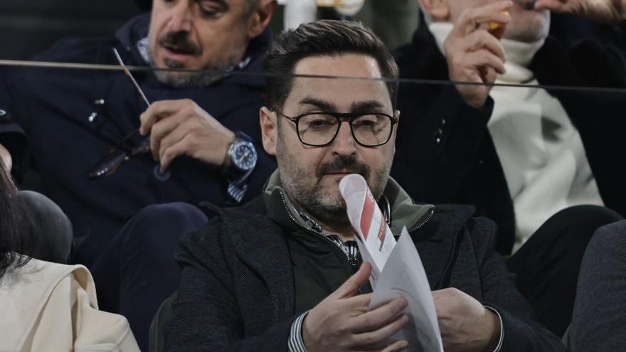 Paco Belmonte, durante un partido del FC Cartagena, en el palco. | IVÁN URQUÍZAR