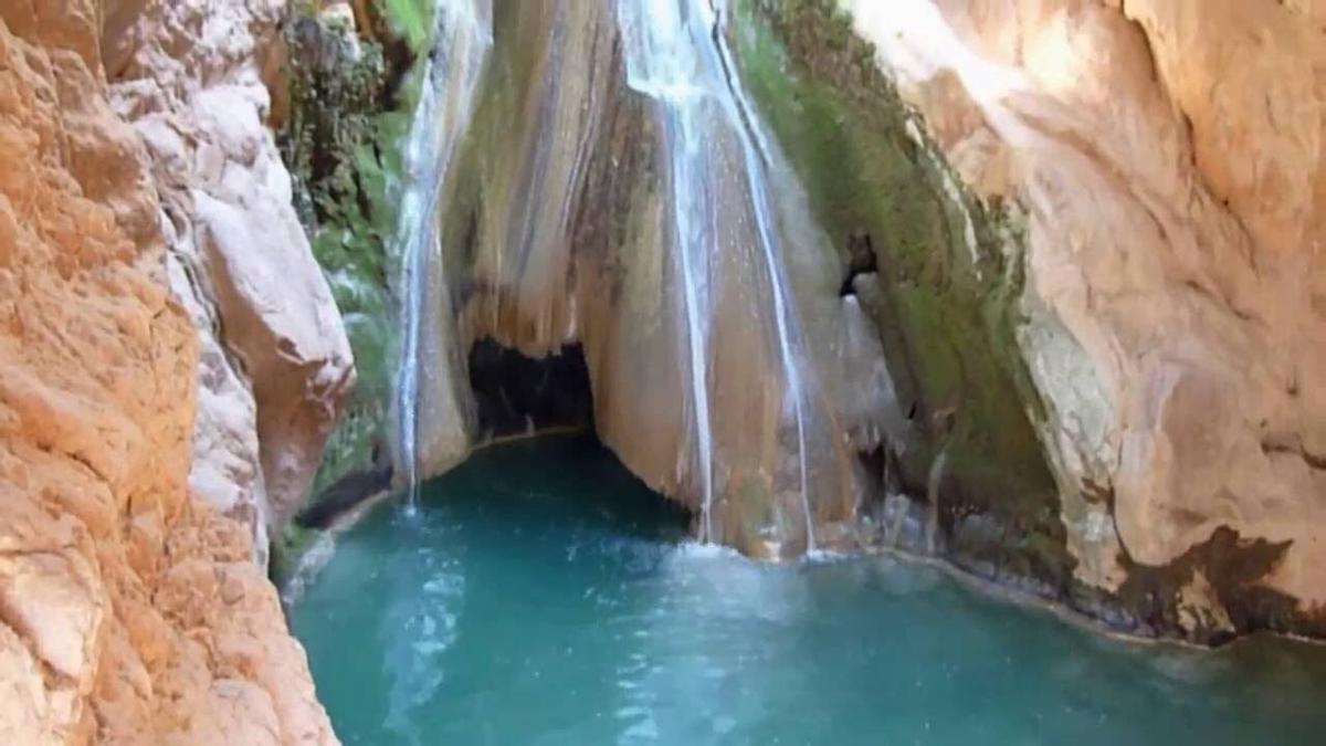 Aguas turquesas de la Cascada de Bercolon, Comunidad Valenciana