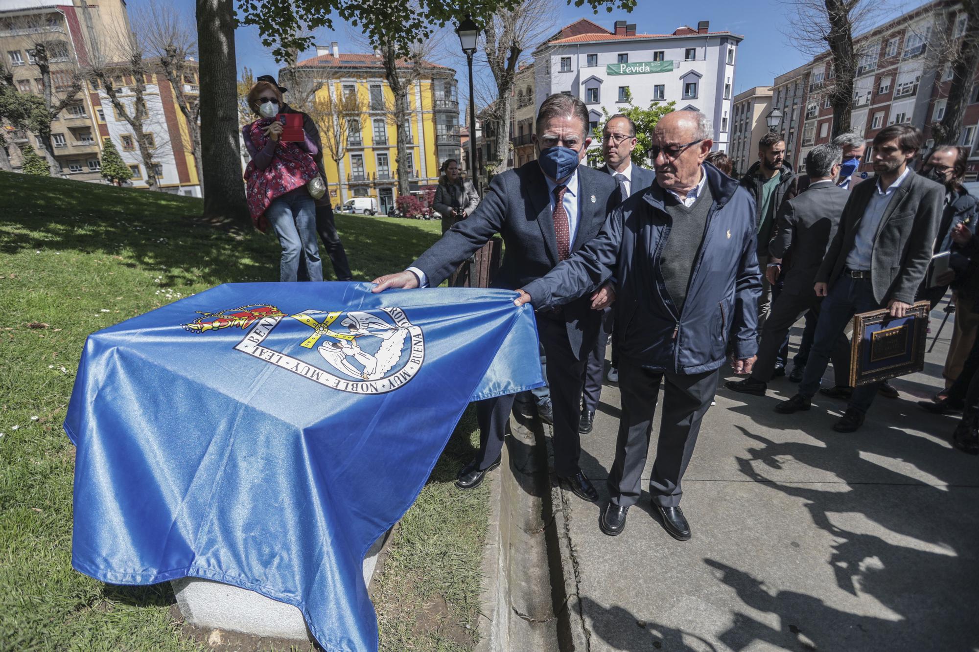 EN IMÁGENES: Así fue el descubrimiento de la placa “Paseo Padre Valdés“