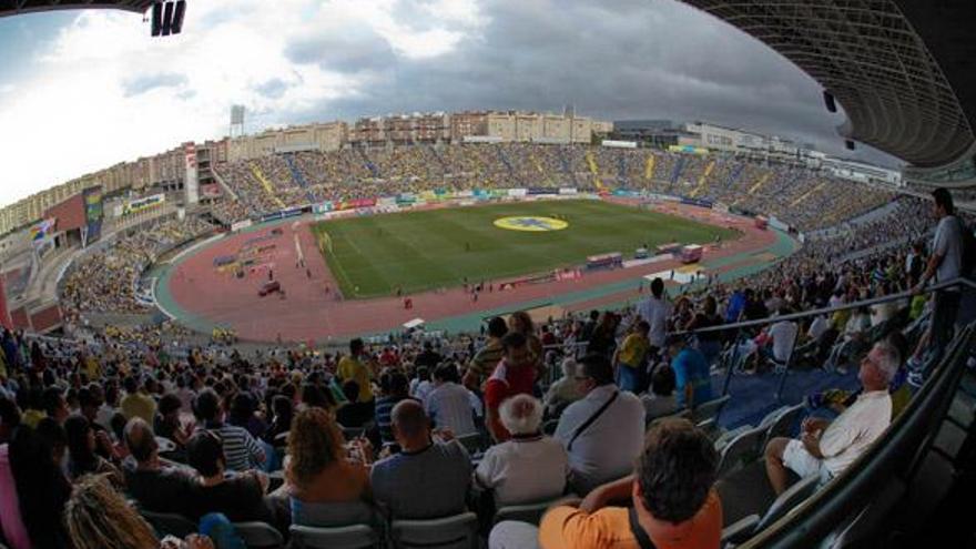 Imagen panorámica del estadio de Gran Canaria, desde la grada de tribuna, durante el choque con el Real Betis, en esta temporada. i JOSÉ CARLOS GUERRA