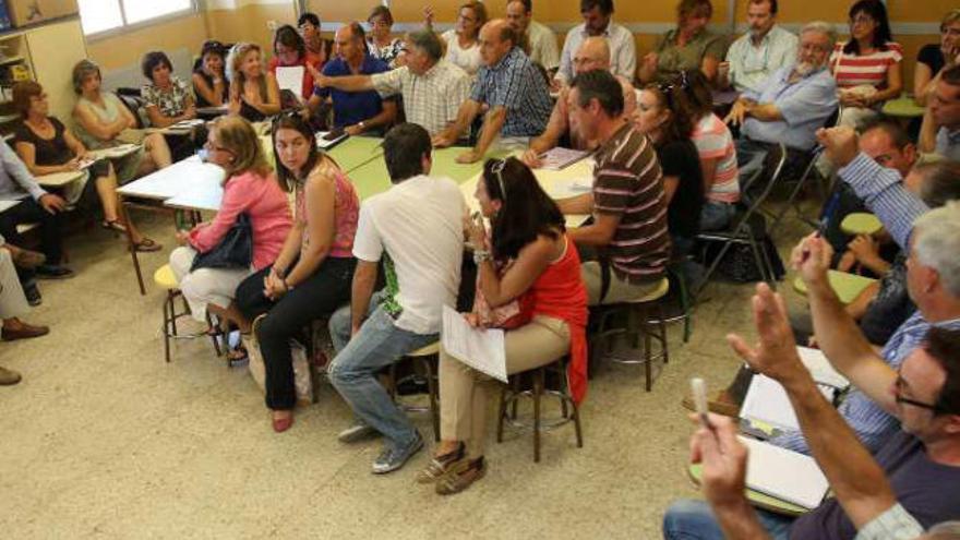 Directores de la provincia en una de las multitudinarias asambleas celebradas este curso.