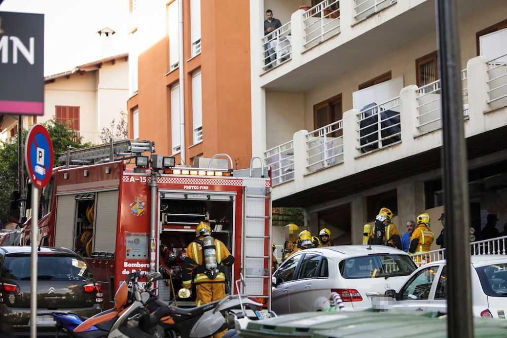 Un hombre se suicida en Palma provocando una nube tóxica que afecta a tres policías