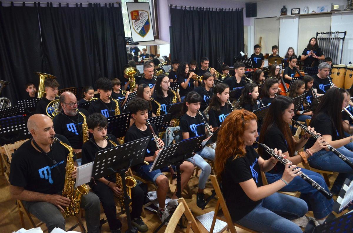 GALERÍA | La Banda Maestro Lupi despide el curso