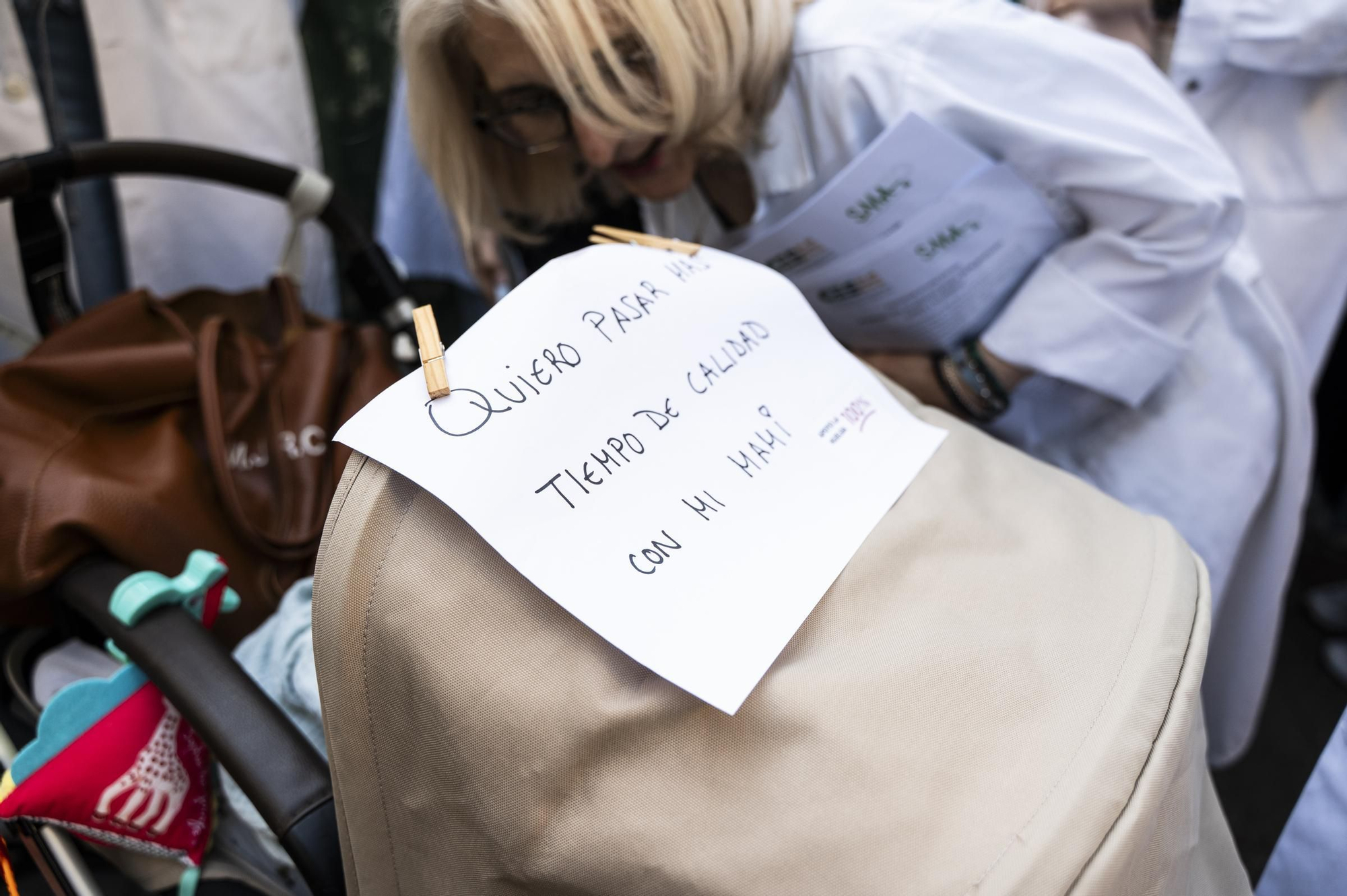 Las imágenes de la protesta de médicos en Cáceres