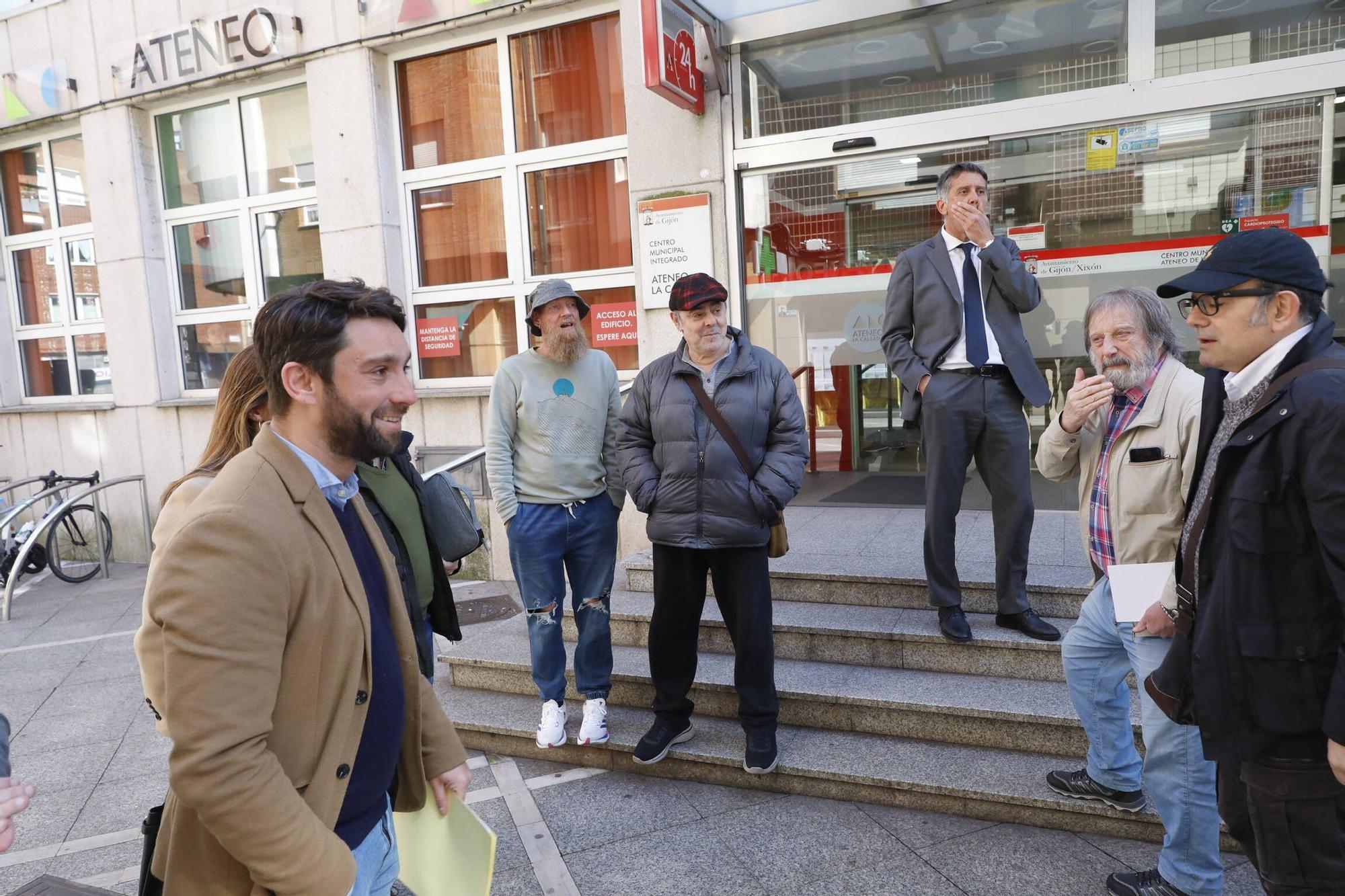 El encuentro del PP con los vecinos de la zona Oeste de Gijón, en imágenes