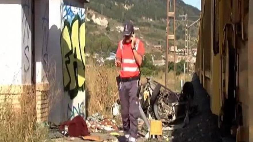 Dos muertos al arrollar un tren a un coche en Navarra
