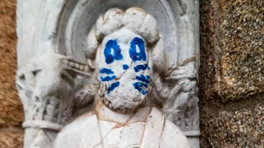 Detalle de la pintada de la Catedral de Santiago // TW