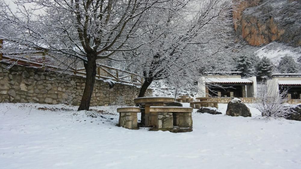 La nieve cubre la Font del Partagás, en la Sierra de Aitana