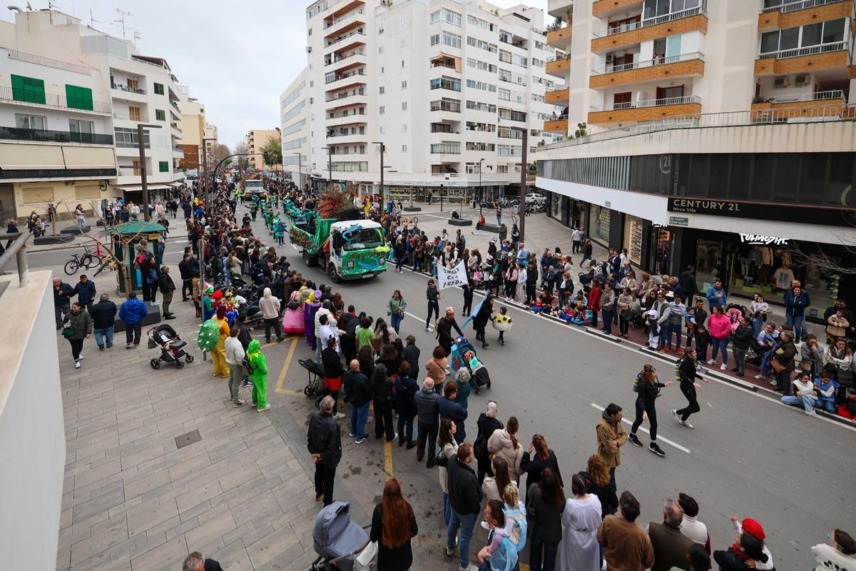 Búscate en las imágenes de la rúa de Carnaval de Ibiza