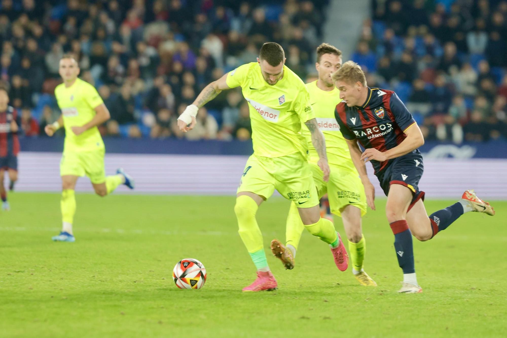 Partido de Copa del REy entre el Levante UD y el SD Amorebieta en imágenes