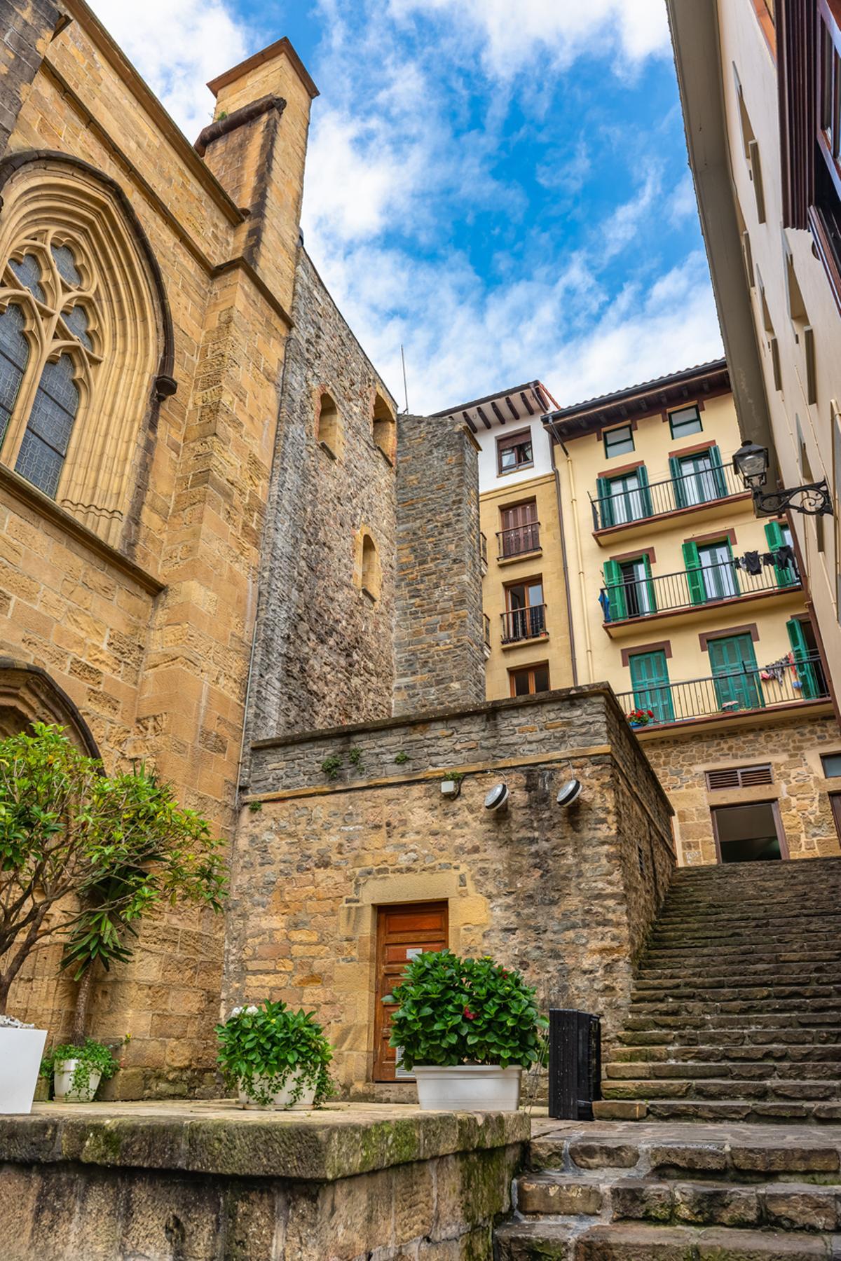 Conjunto histórico medieval de la ciudad turística de Getaria en su casco antiguo, País Vasco