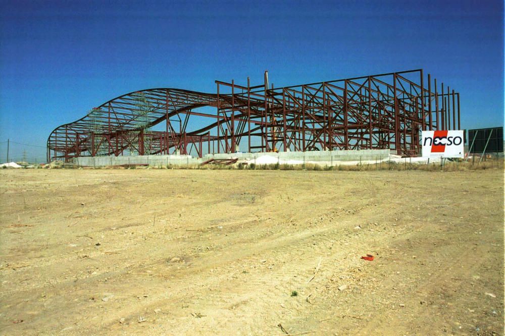 El Palacio de Congresos de Málaga fue inaugurado en 2003. Obra del arquitecto Ángel Asenjo, desde entonces ha sido sede de numerosos eventos en la capital de la Costa del Sol. Desde ferias inmobiliarias hasta salones del automóvil pasando por castings o la tradicional Muestra Infantil en Navidad