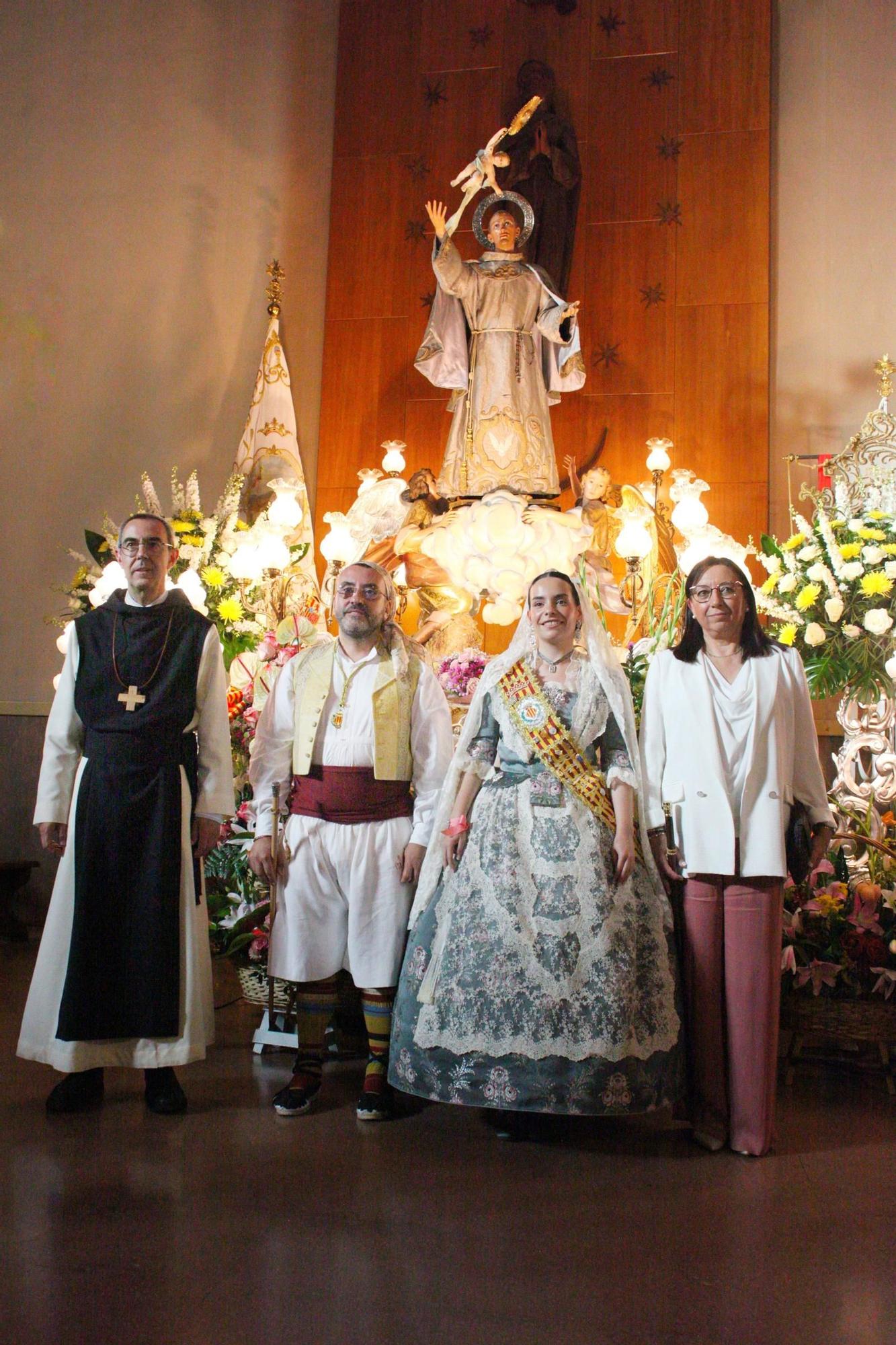 Galeria de fotos de l'ofrena de flors a Sant Pasqual en Vila-real