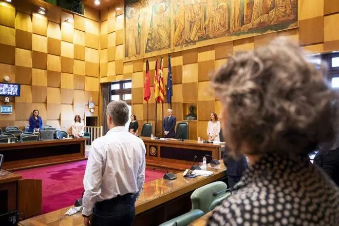 Pleno del Ayuntamiento y firma del dictamen para hacer frente a la crisis social