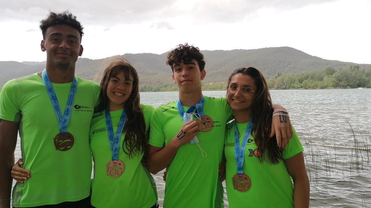 Alba Herrero, Sara Micó, Yeray Izquierdo y Nico Rubens, fueron bronce en el relevo 4x1.250