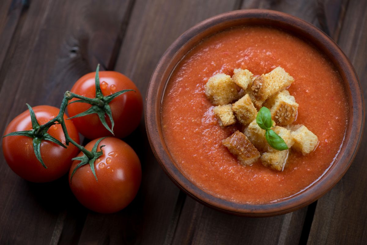 Cómo preparar gazpacho andaluz.