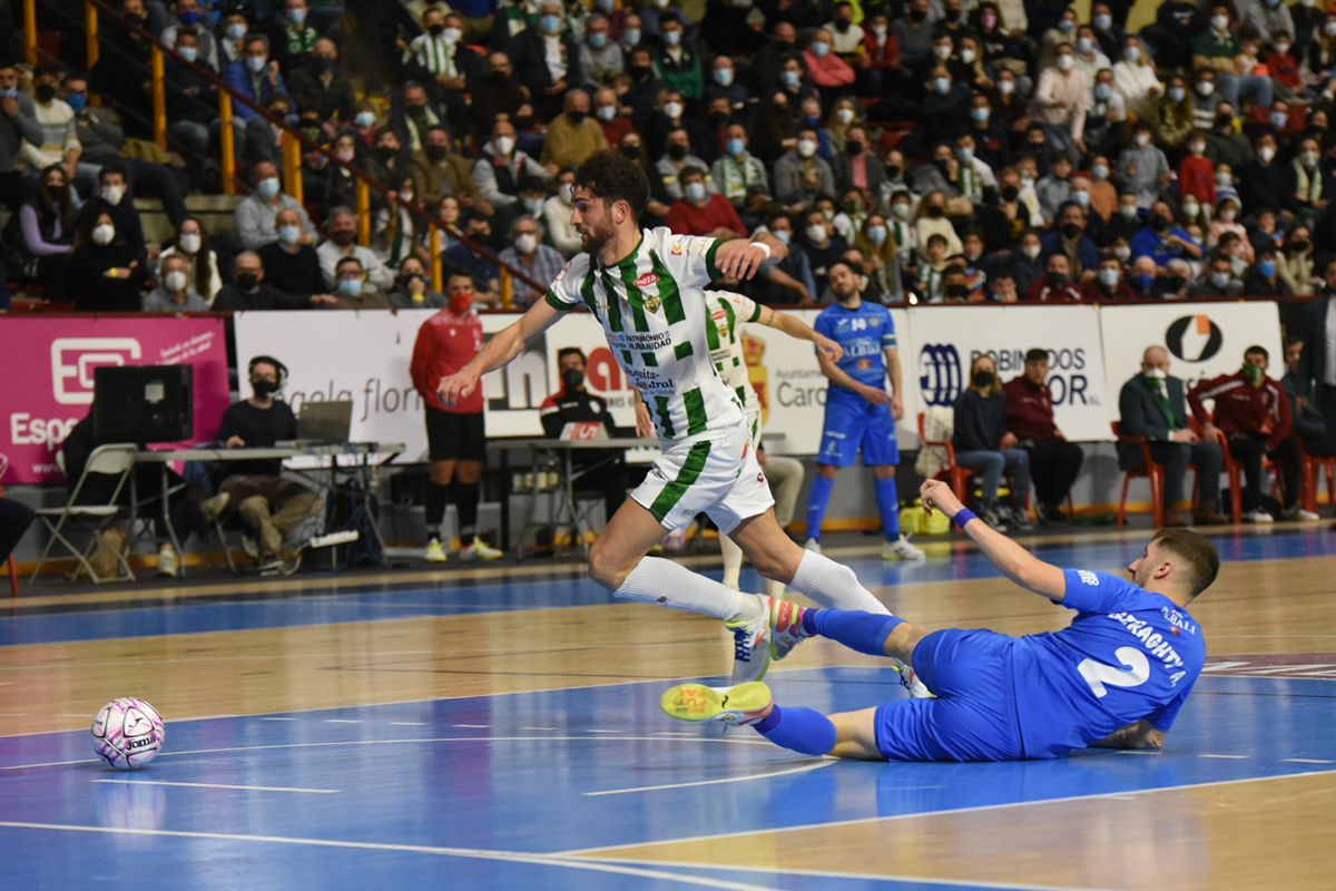 Las imágenes del partido entre el Córdoba Futsal y el Valdepeñas