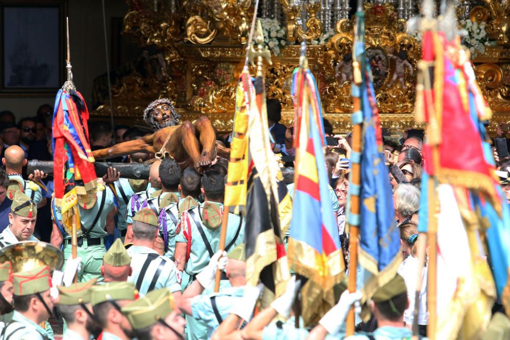 Tras desembarcar en el puerto de Málaga, la Compañía de Honores de la X Bandera del Tercio 'Alejandro Farnesio', IV protagoniza uno de los momentos más intensos de la Semana Santa de Málaga