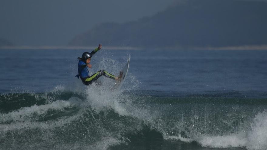 El Campeonato Gallego Junior reúne a 130 surfistas en Patos