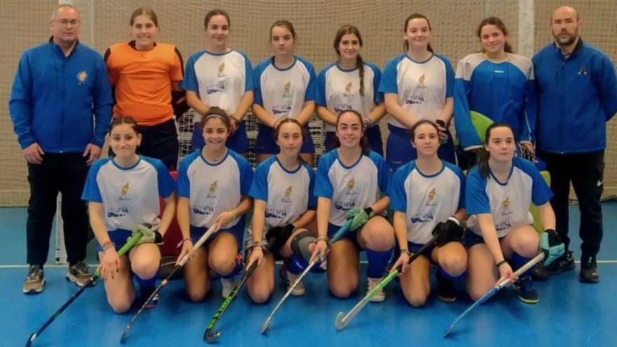 Equipo juvenil femenino del Escola Coruña. | // LA OPINIÓN