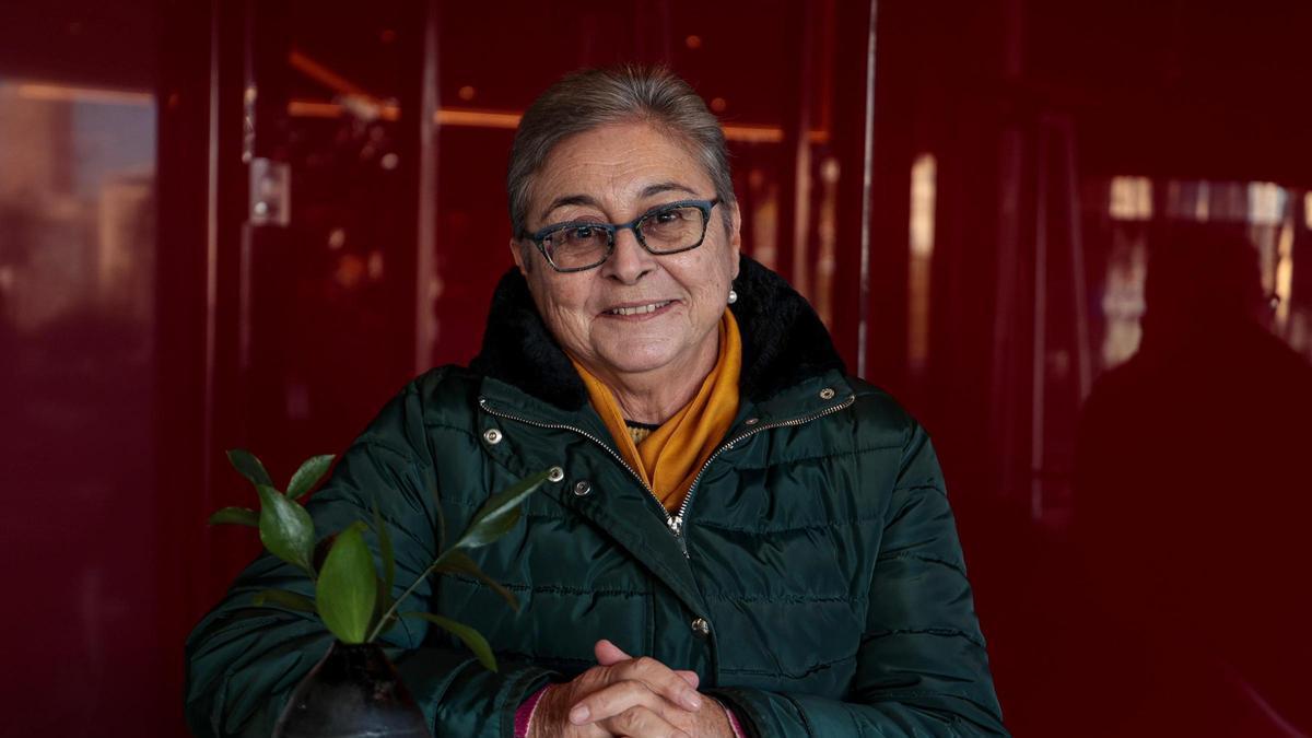 La escritora Montserrat Abumalham, en Alicante