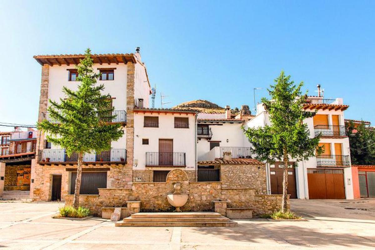 CASTELL DE CABRES | FOTO NOA-WU