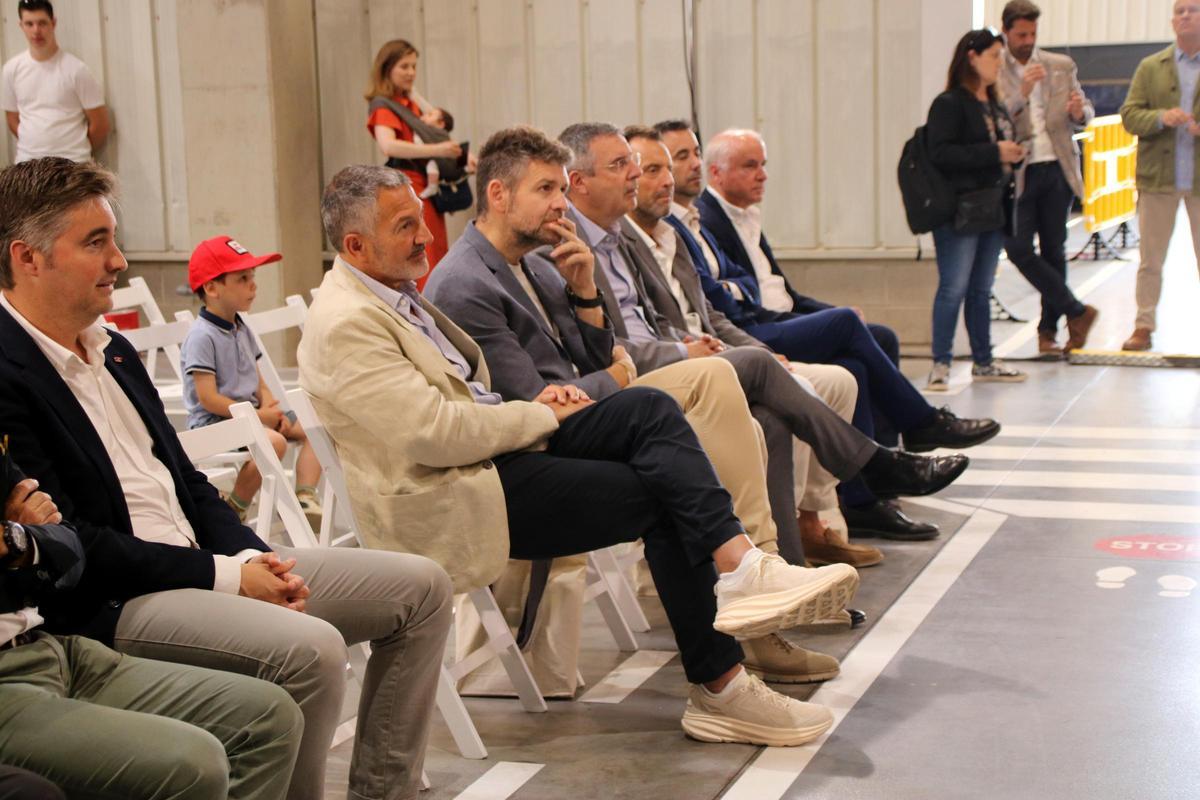 Miquel Sàmper i altres autoritats durant l'acte a Comexi.