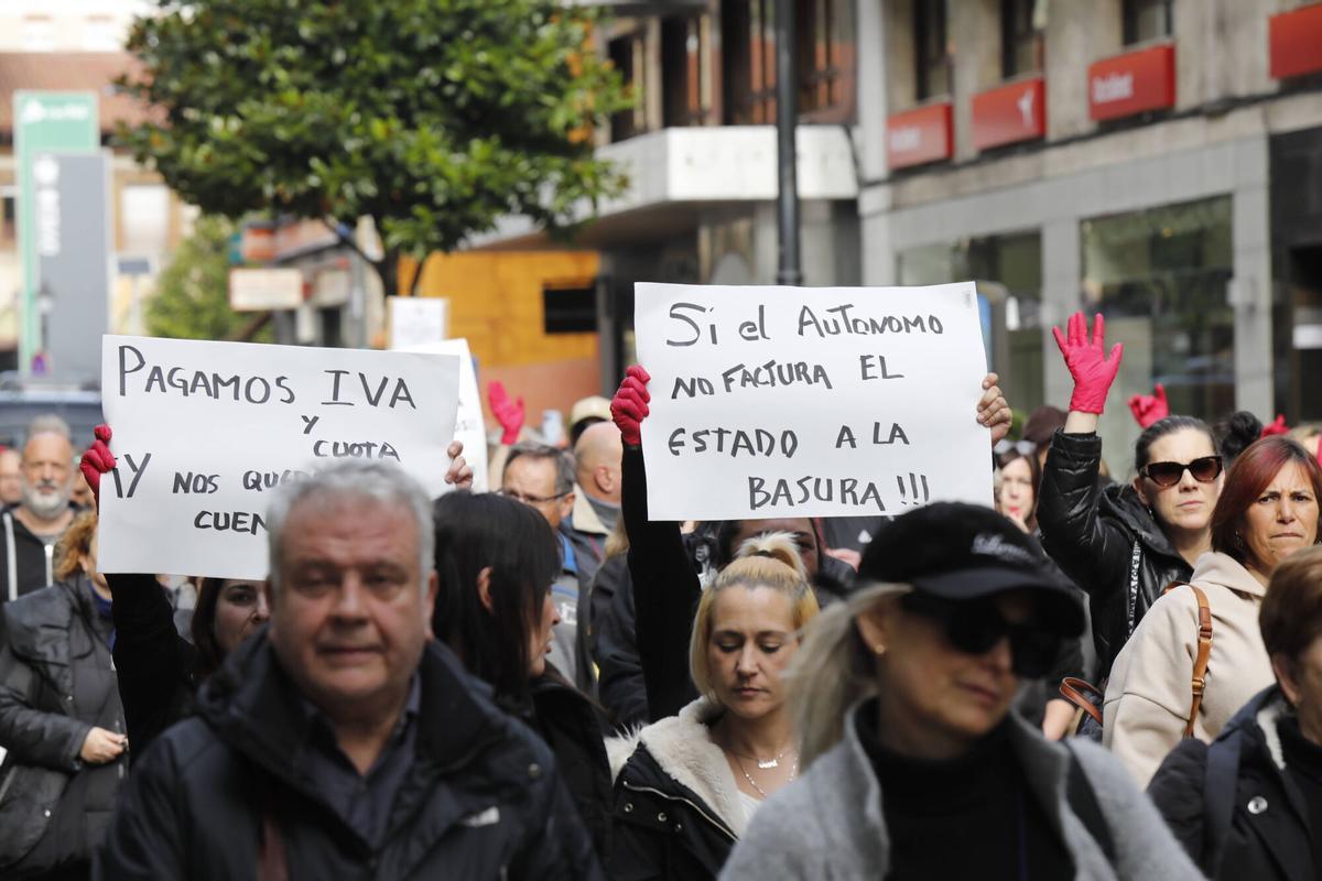 EN IMÁGENES: Así fue la manifestación de autónomos asturianos en Oviedo