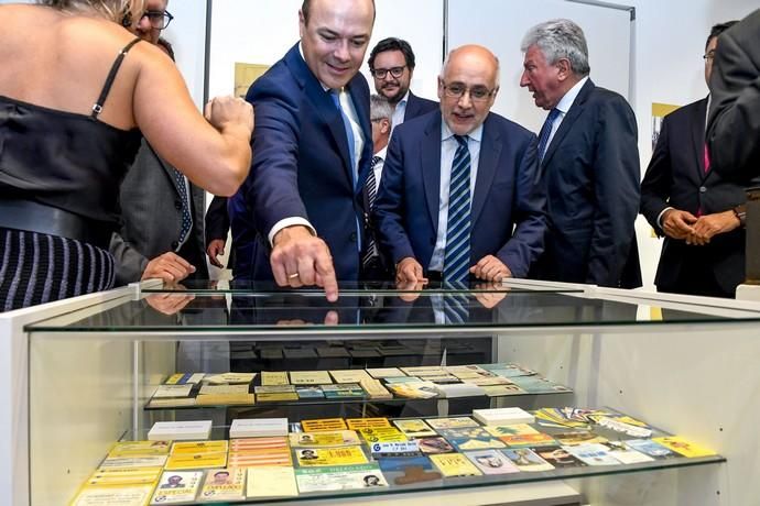 23-10-19 LAS PALMAS DE GRAN CANARIA. CASASA CONSISTORIALES. LAS PALMAS DE GRAN CANARIA. Exposición 40 años de Guaguas Municipales. Fotos: Juan Castro.  | 23/10/2019 | Fotógrafo: Juan Carlos Castro