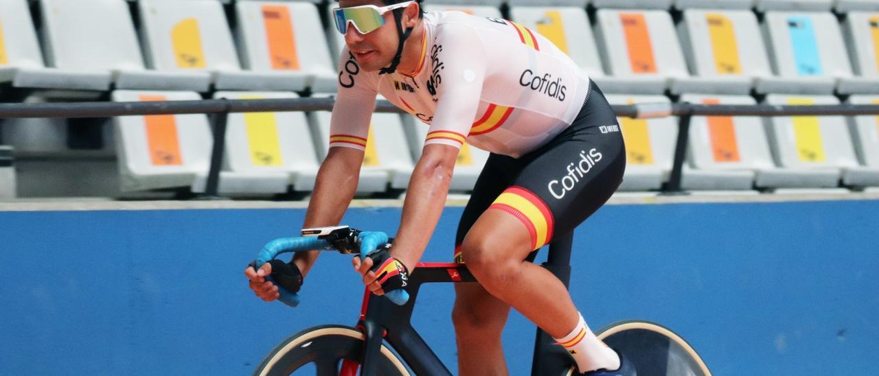 Sebastián Mora, en el velódromo de la ciudad suiza de Grenchen.