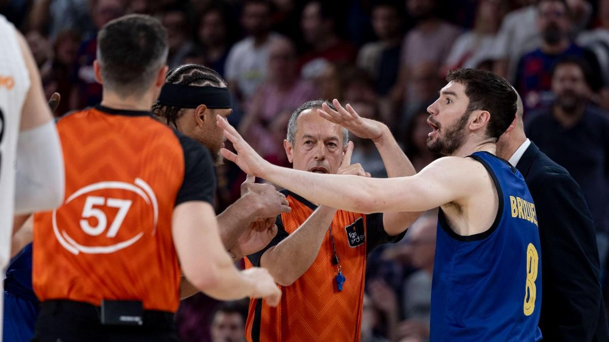 La escandalosa diferencia de tiros libres entre Barça y Madrid en los cinco clásicos de la temporada