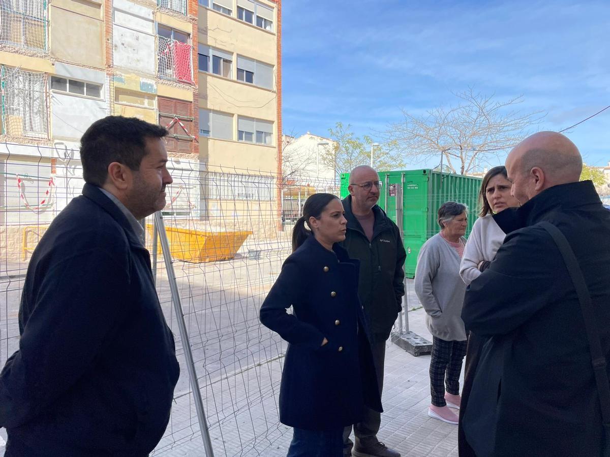 La edil de Vivienda, Ester Giner, ha visitado las obras en el grupo Mar Mediterráneo