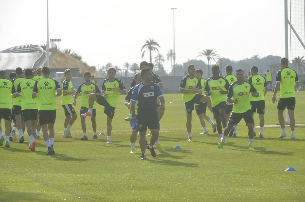 Primer entrenamiento del Elche con Vicente Mir