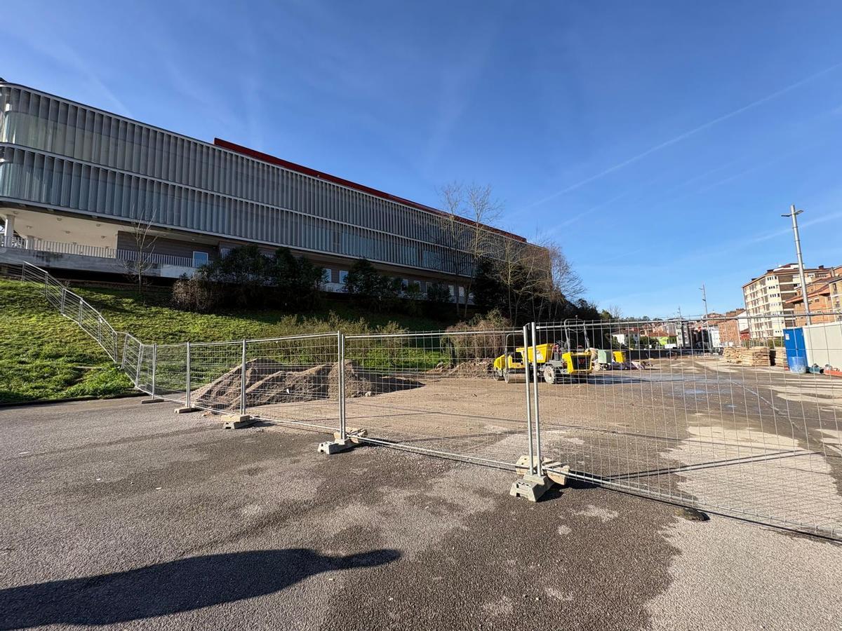 Las obras de ampliación del CINN, con el actual centro arriba.