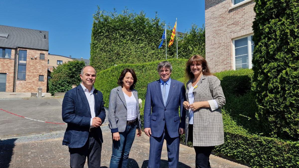 La nova presidenta del Parlament visita Puigdemont a Bèlgica i lluitarà perquè torni