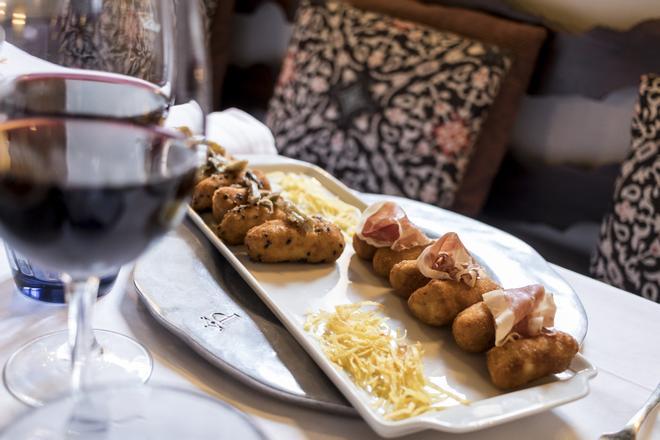 Cocina regional en los restaurantes del parador de Alcalá de Henares.