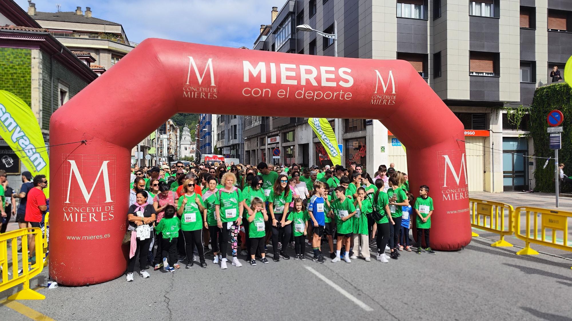 La carrera contra el cáncer de Mieres, en imágenes.