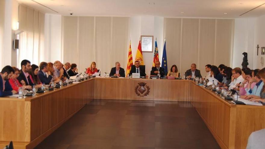 El pleno de Vila-real aprueba el plan financiero que incluye la subida del IBI en un 9,5%