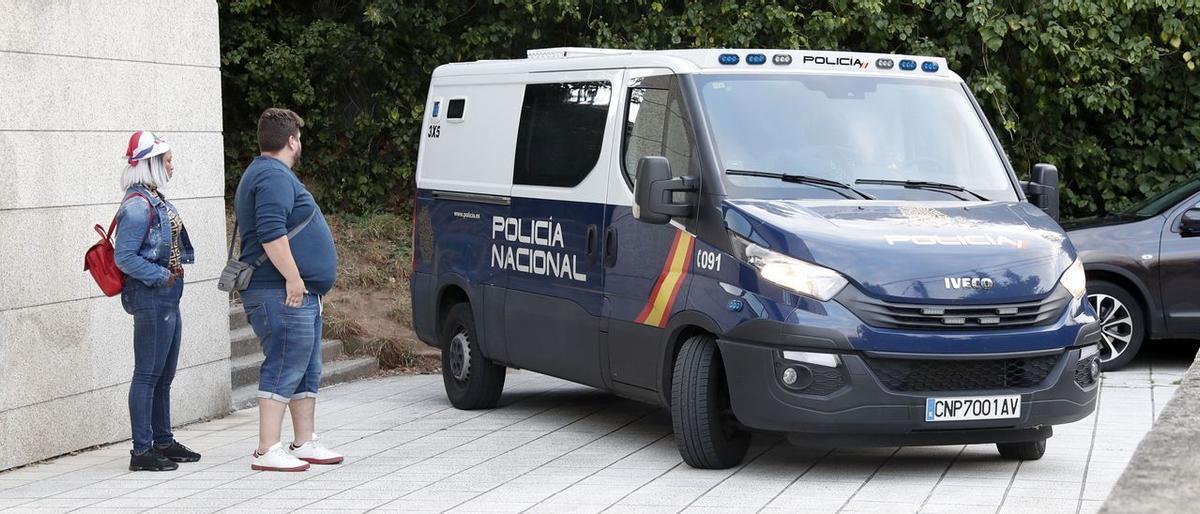 La policia sospita que els detinguts a Vigo per agressió sexual van gravar la víctima amb un telèfon