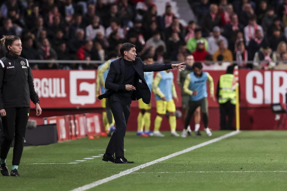 Marcelino, en la banda durante el Girona-Villarreal