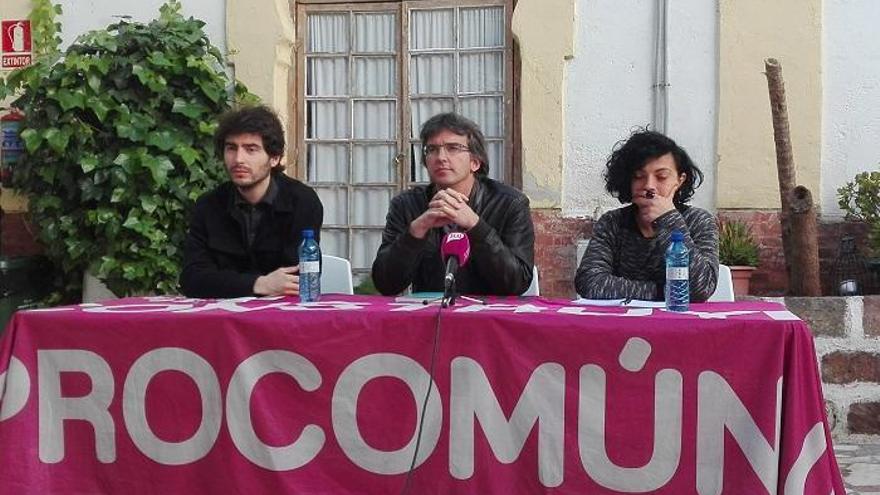 Quique España, Francisco Cabello y Lula Amir durante la rueda de prensa esta mañana en la Casa Invisible