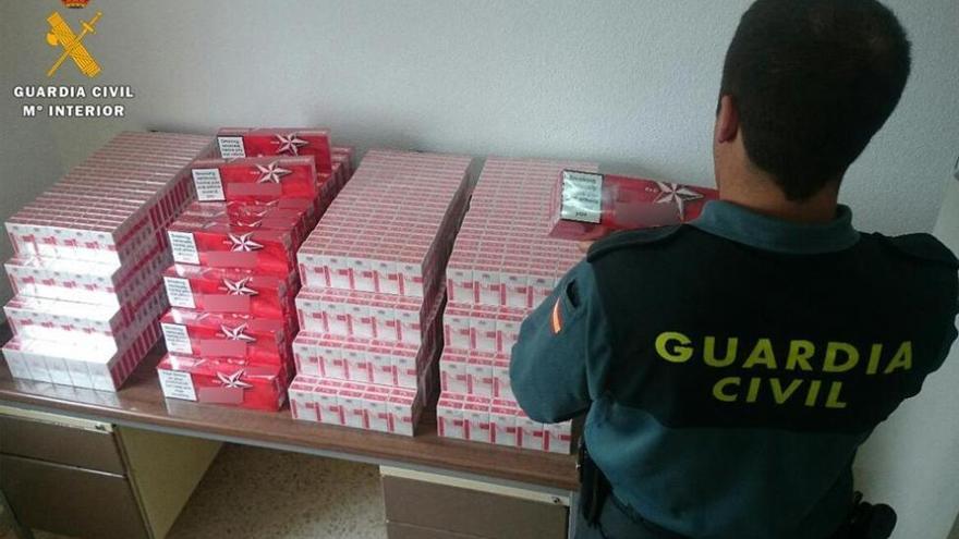 Intervienen 2.000 cajetillas de tabaco de contrabando en un coche en Santaella