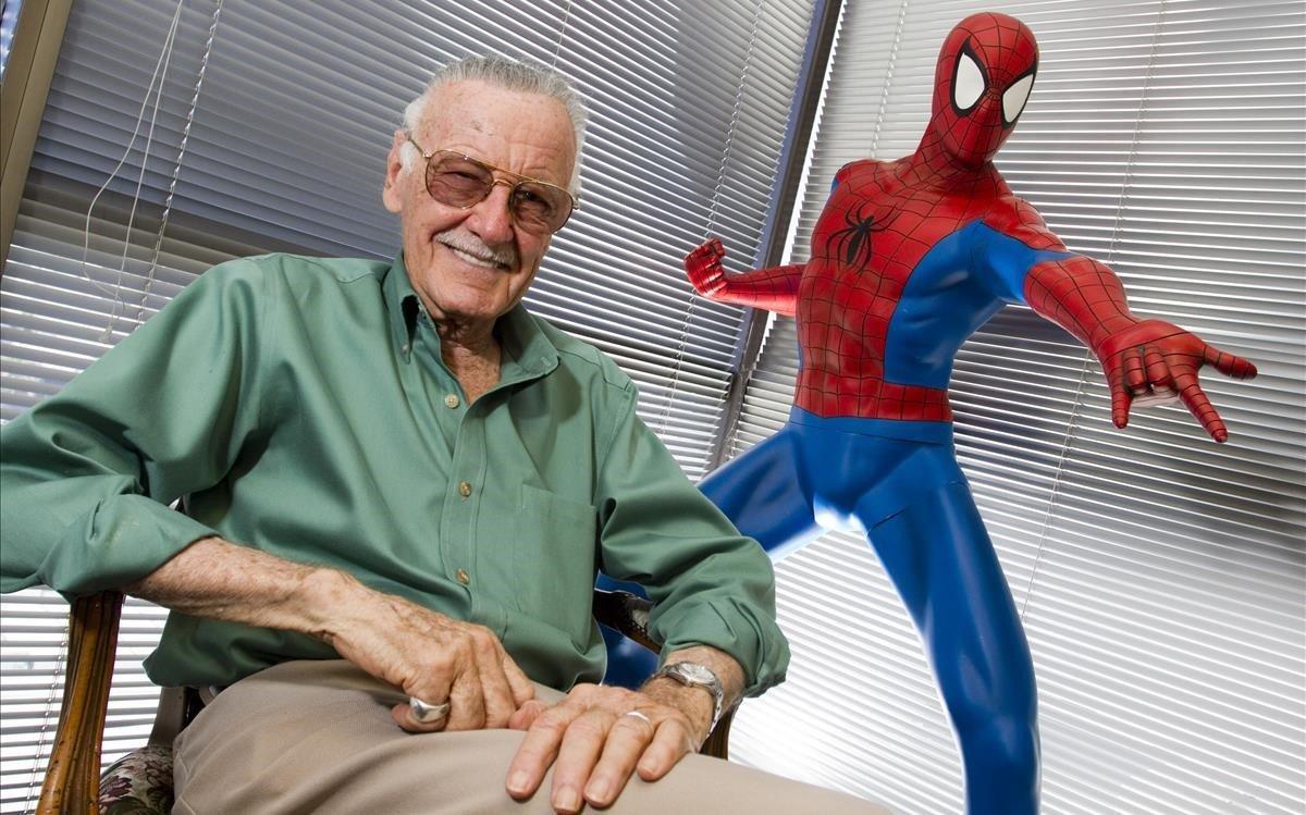  Stan Lee, creador de Spiderman, Hulk, y otros superhéroes. 