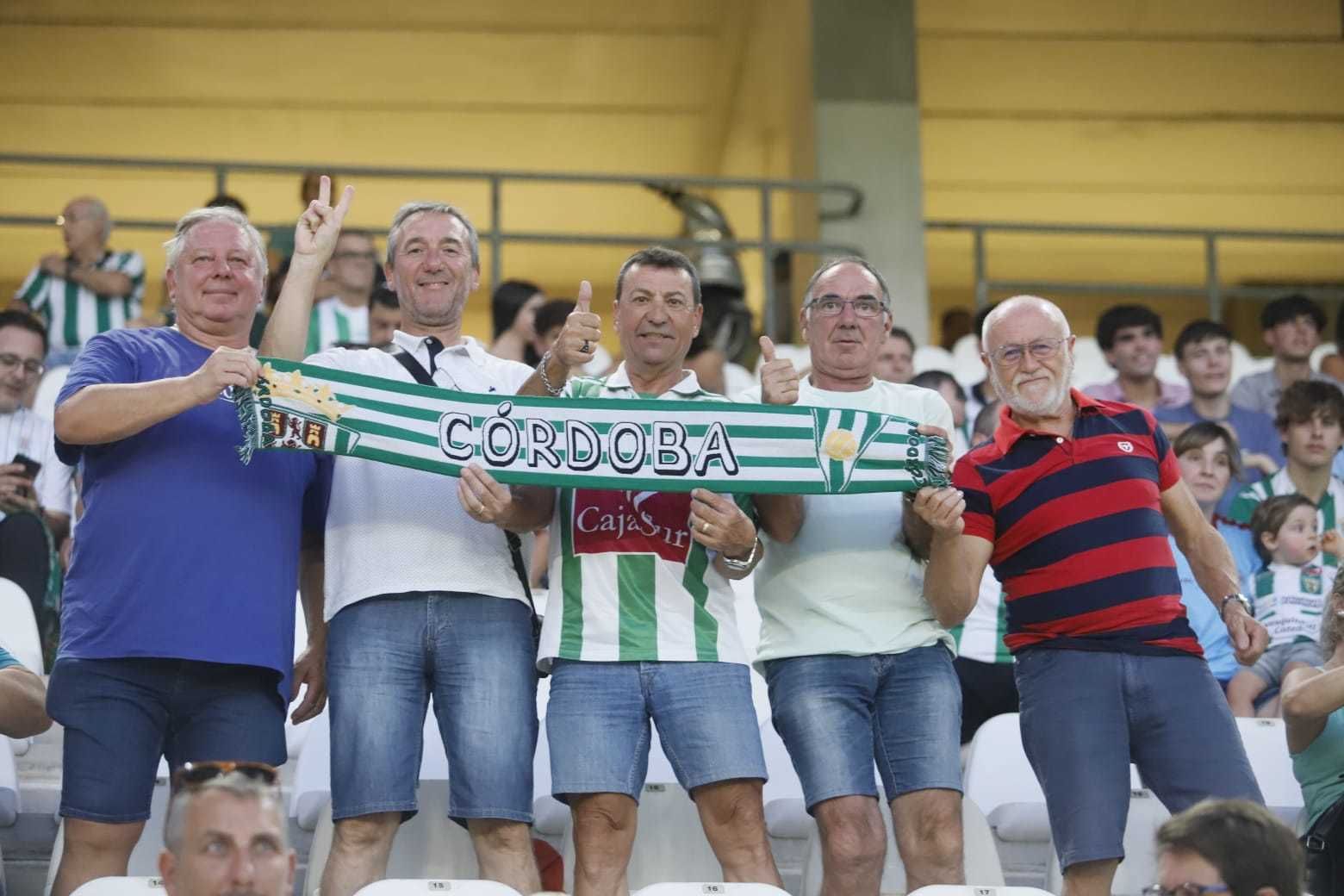 Las imágenes de la afición del Córdoba CF ante el Unionistas