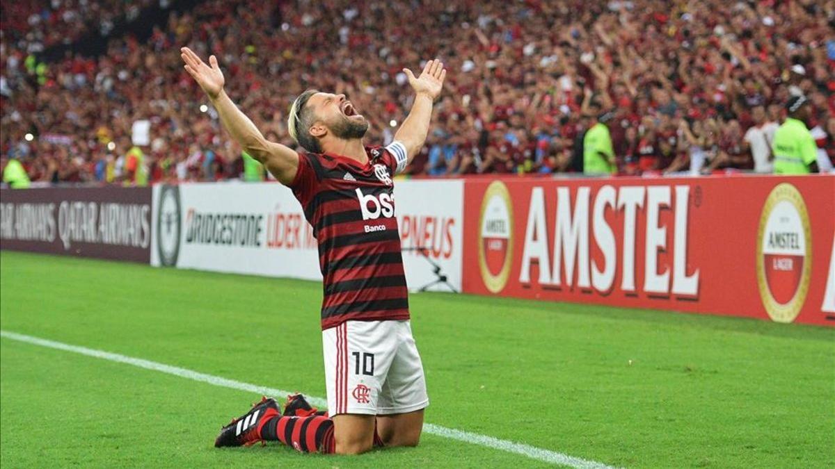 Diego abrió el camino del triunfo para el Flamengo