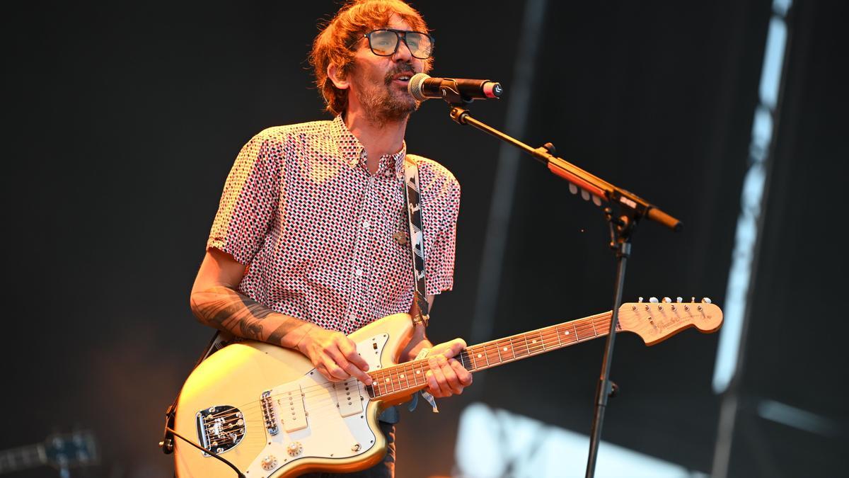 El vocalista de Lori Meyers, Antonio López &#039;Noni&#039;, durante su concierto en el FIB.