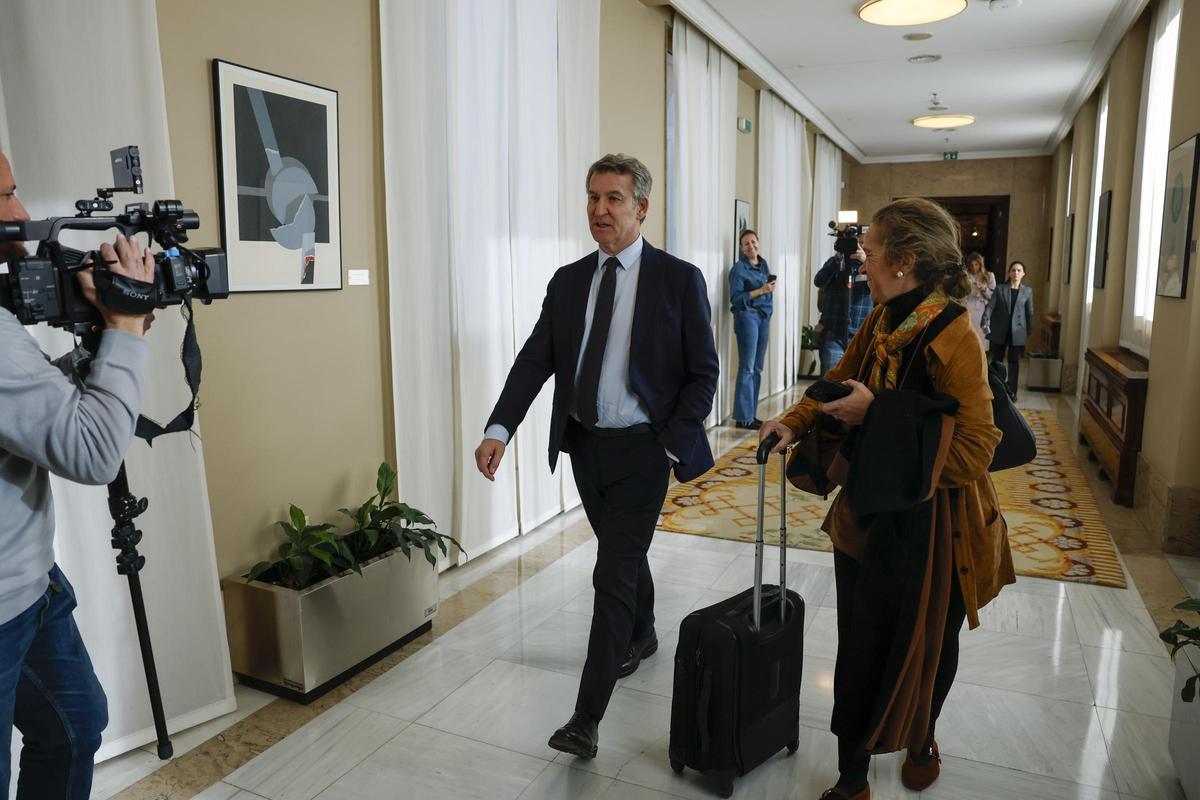Feijóo, a su llegada a su despacho en el Congreso este viernes